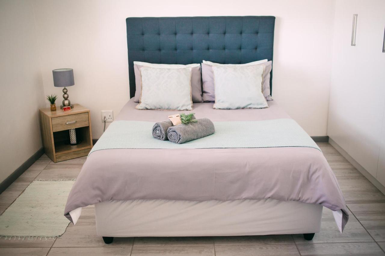 Oppikoppie Langebaan Apartment Room photo